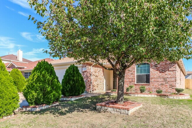 Foto del edificio - 3020 Meadowbrook Dr