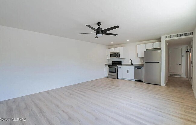 Foto del edificio - 1040-1044 N 7th Ave