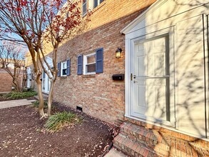 Building Photo - 1268 Little Bay Ave