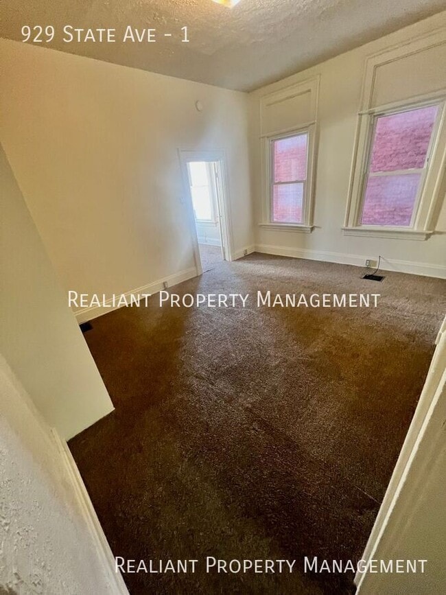 Building Photo - 929 State Ave