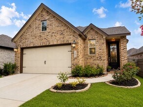Building Photo - 15520 Maple