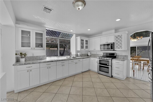 Foto del edificio - 2128 Desert Pines St