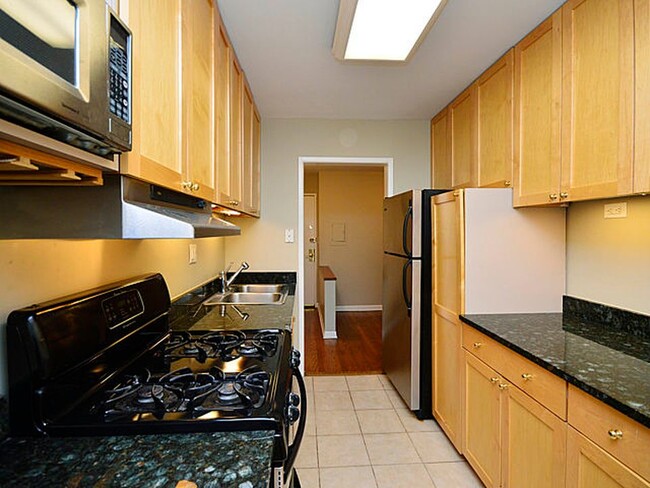 Foto del edificio - 1441 W Farwell Ave