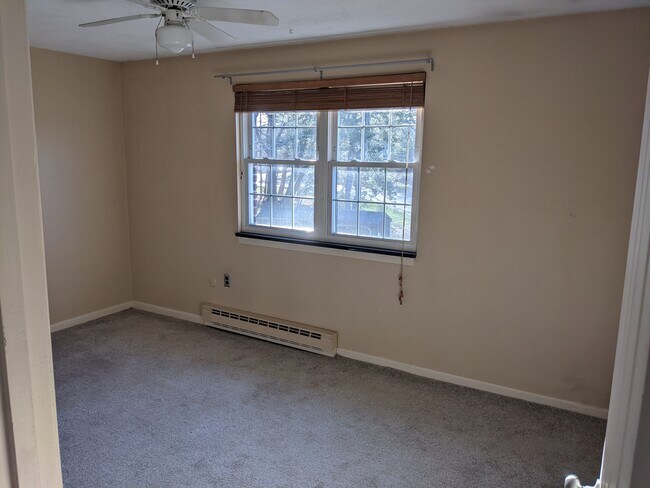 Building Photo - 118 Parker St