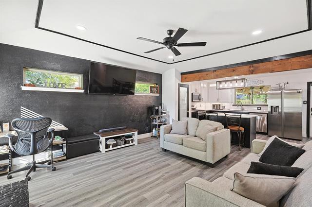Foto del edificio - 2525 Freedom Ln
