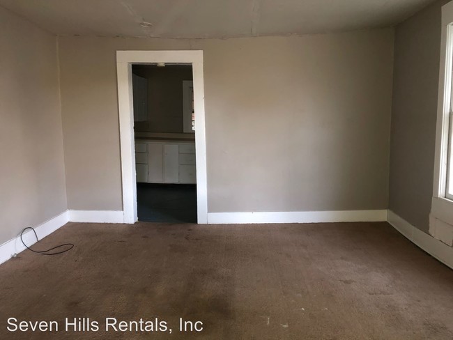 Building Photo - 3 br, 1 bath House - 416 E. 12th Street