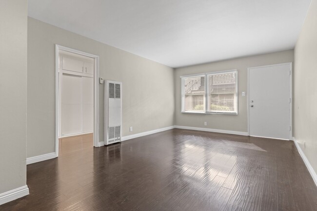 Interior Photo - 201-209 E 12th Street