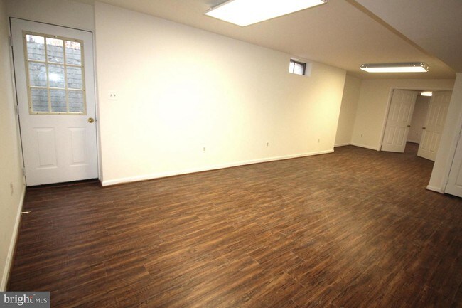 Building Photo - 13910 Stonefield Dr