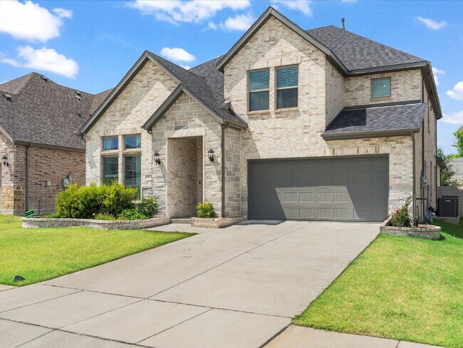 Foto del edificio - Spacious Home with Soaring Ceilings, Dual ...