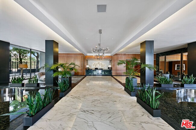 Foto del edificio - 1100 Alta Loma Rd