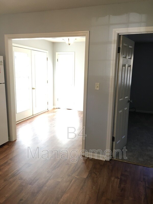 Foto del edificio - 32 Hidden Springs Rd