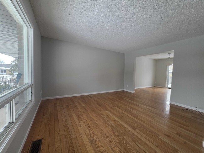 Photo du bâtiment - 745 Selkirk Rd