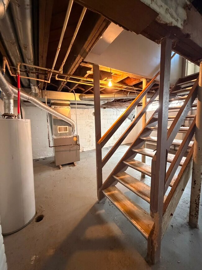 Building Photo - 20209 Moross Rd