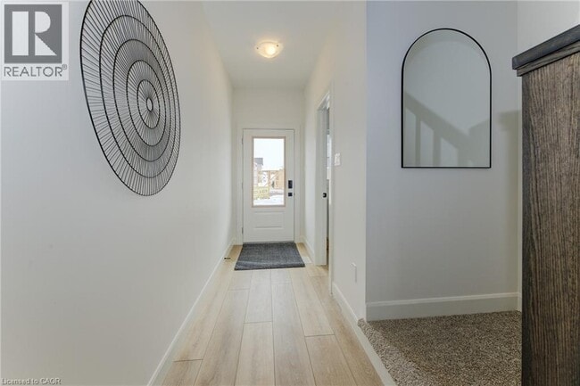 Photo du bâtiment - 45 Hedley Ln