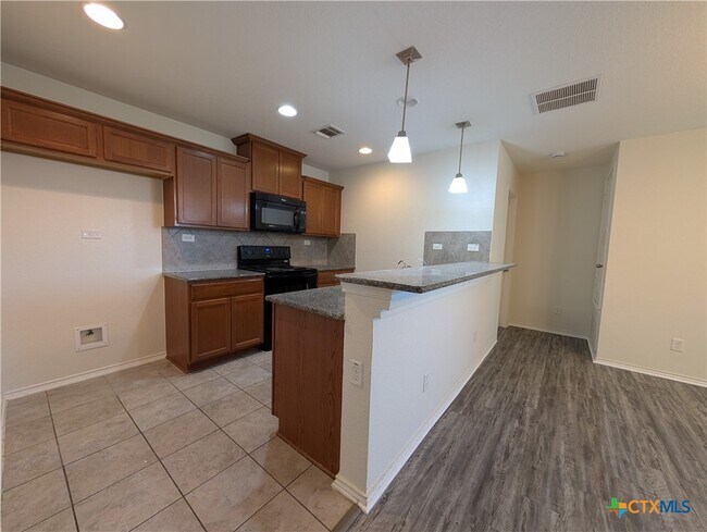 Foto del edificio - 2022 Shire Meadows