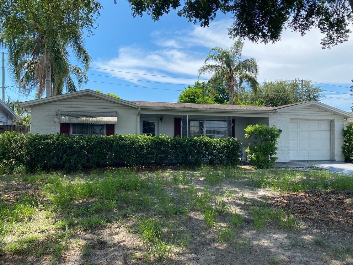 Primary Photo - Charming 3 Bedroom, 2 Bath Single-Family H...