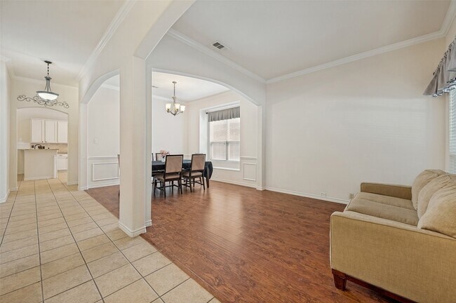 Foto del edificio - 1615 Bur Oak Dr