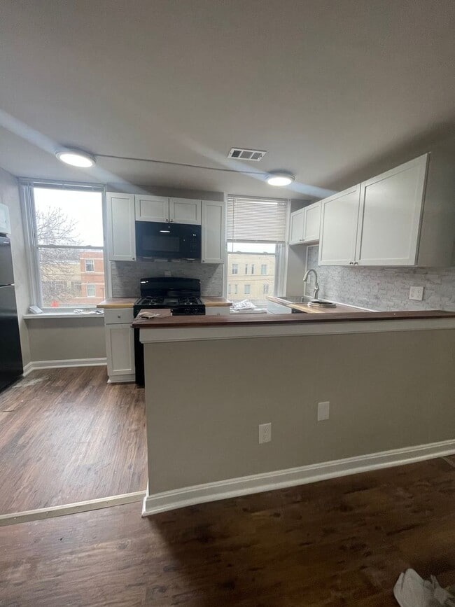 Building Photo - 230 S Negley Ave