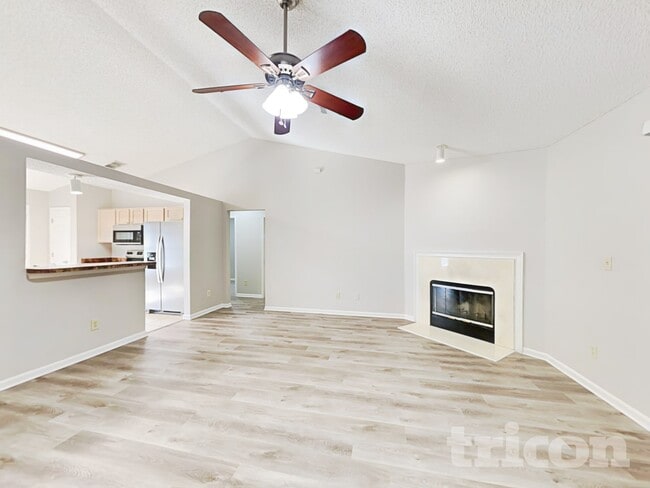 Foto del edificio - 8755 Tidewood Ct