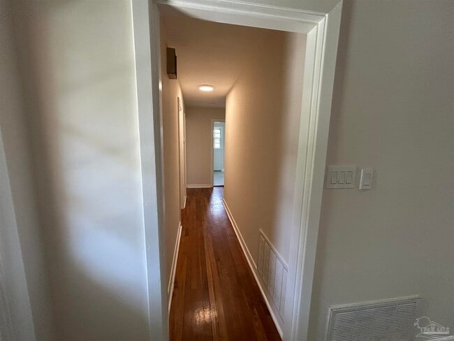 Building Photo - 3840 Dunwoody Dr