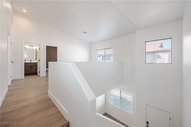 Foto del edificio - 540 W Horizon Ridge Pkwy