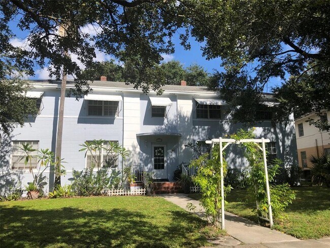 Building Photo - 137 Danube Ave