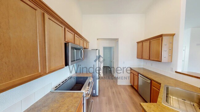 Building Photo - 949 Carmella St