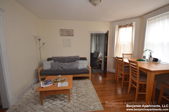 Foto del edificio - 240 Kelton St