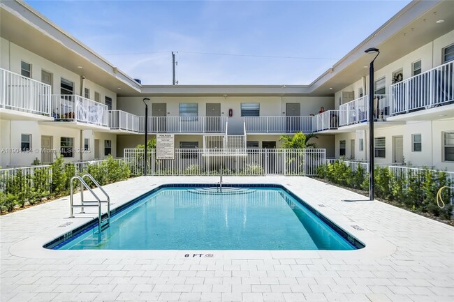 Foto del edificio - 1720 Cleveland St