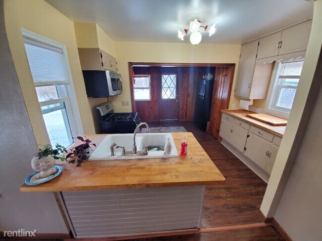 Building Photo - 3 br, 2 bath House - 5755 Orchard Avenue
