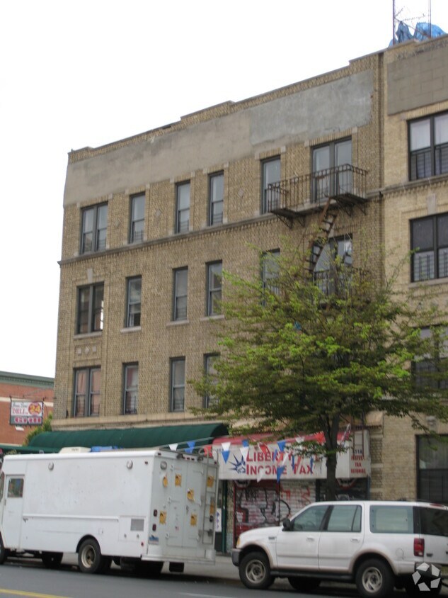 Building Photo - Green Mountain Deli