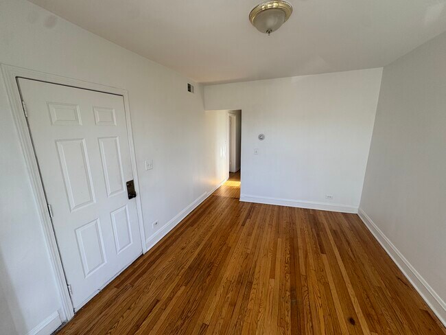 Foto del edificio - 4251 W Haddon Ave