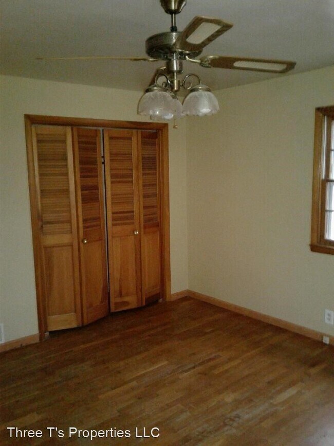 Building Photo - 3 br, 1 bath House - 337 East Mack Street