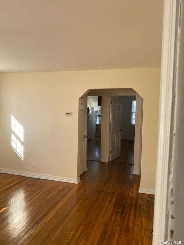 Primary Photo - 255-01 E Williston Ave