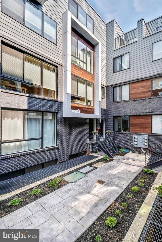 Foto principal - 1649 E Eyre St