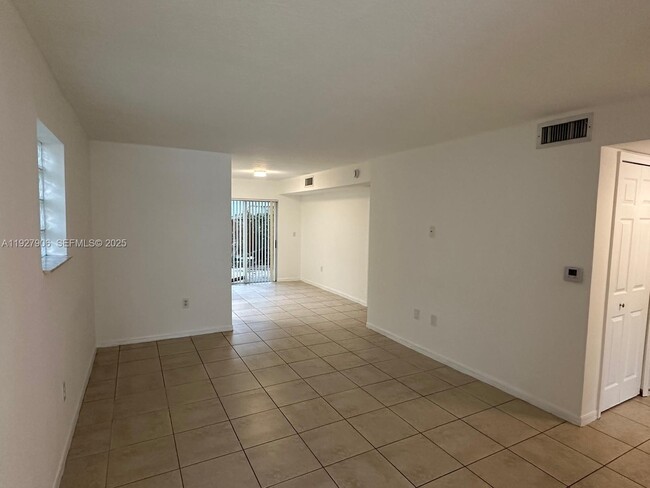 Foto del edificio - 2911 SE 13th Rd