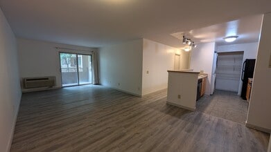 Building Photo - 1144 Morraine View Dr