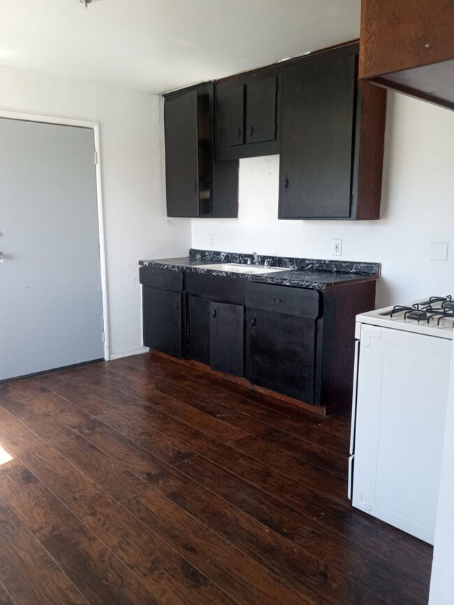 Building Photo - Birch