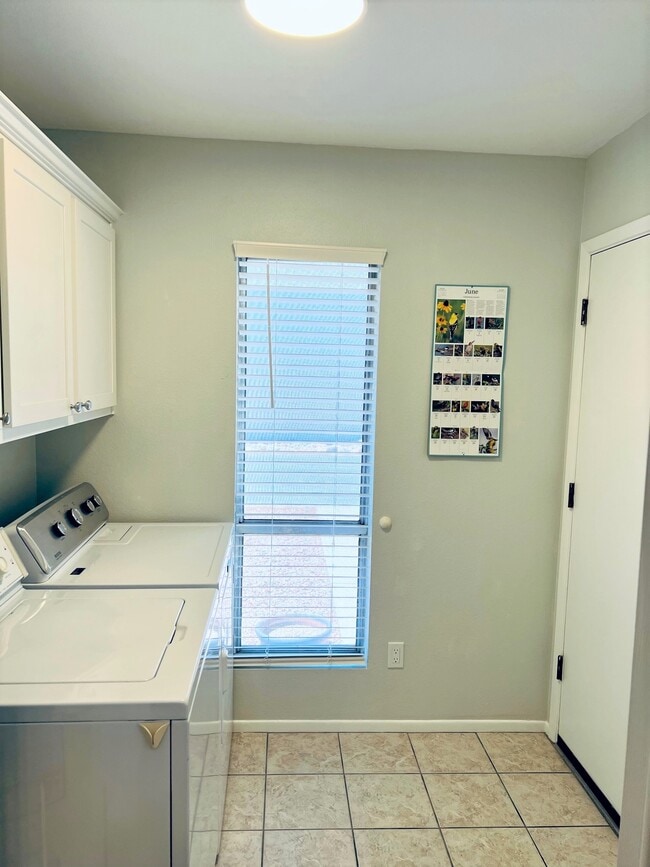 5203 S Hazelton Ln, Tempe, AZ 85283 Townhome Rentals in Tempe AZ