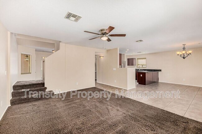 Foto del edificio - 40010 W Thornberry Ln