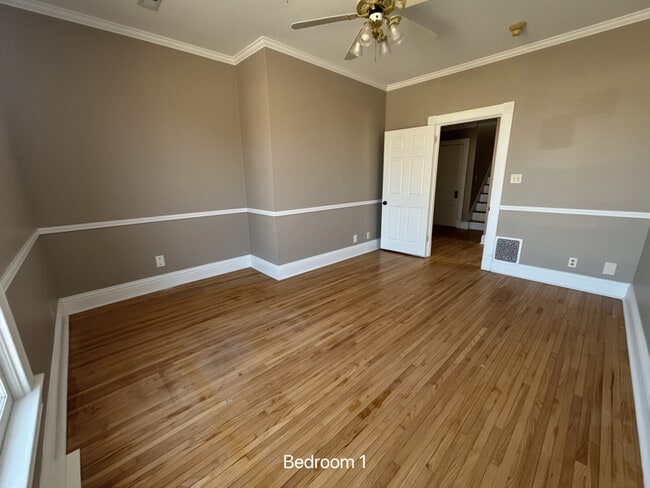 Foto del edificio - 1112 E Walnut St