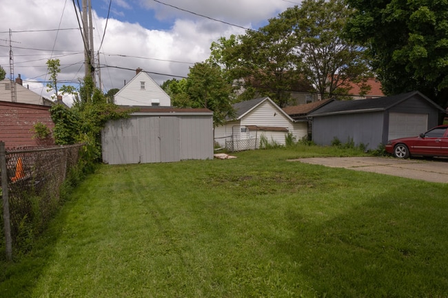 Building Photo - 1387 Ivydale Ave SW