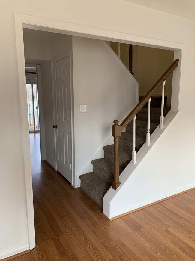 Foto del edificio - 135 Old Forge Dr