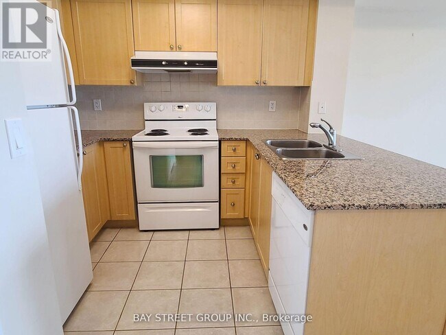 Photo du bâtiment - 75-1175 S Town Centre Blvd