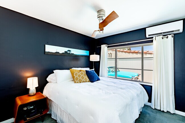 Building Photo - 524 S Vista Oro