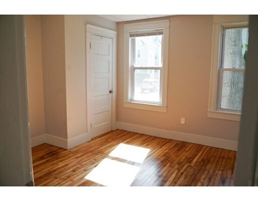 Building Photo - 48 Bowdoin St