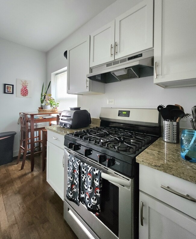 Foto del edificio - 4424 N St Louis Ave