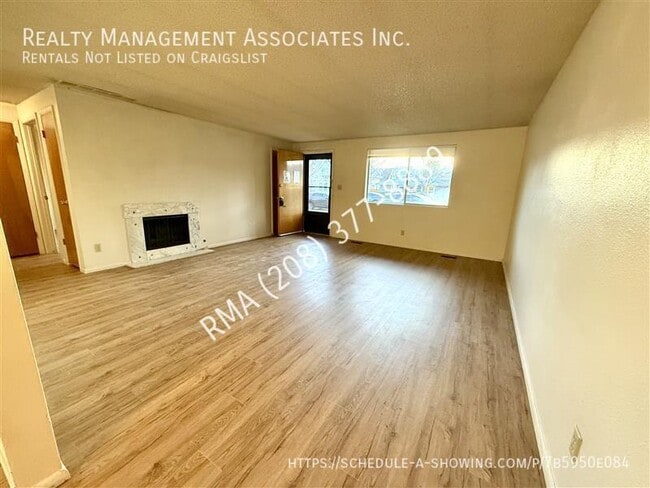 Building Photo - 1617 S Michigan Ave