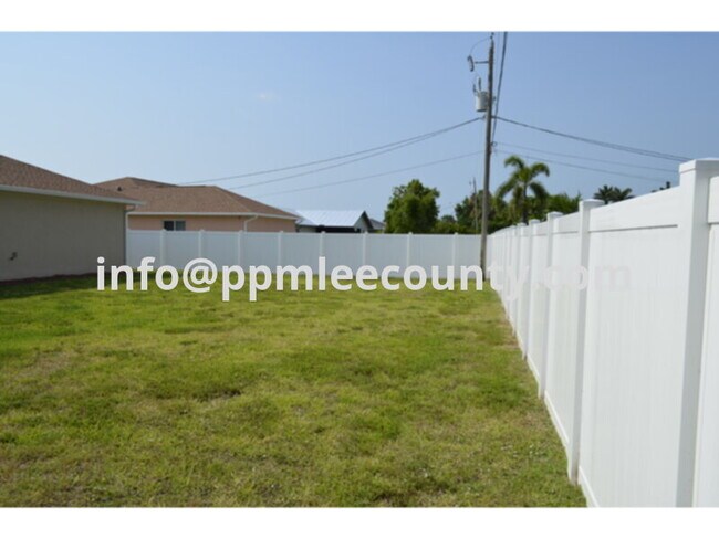 Foto del edificio - Freshly Painted Inside and Out!  Fenced Yard!