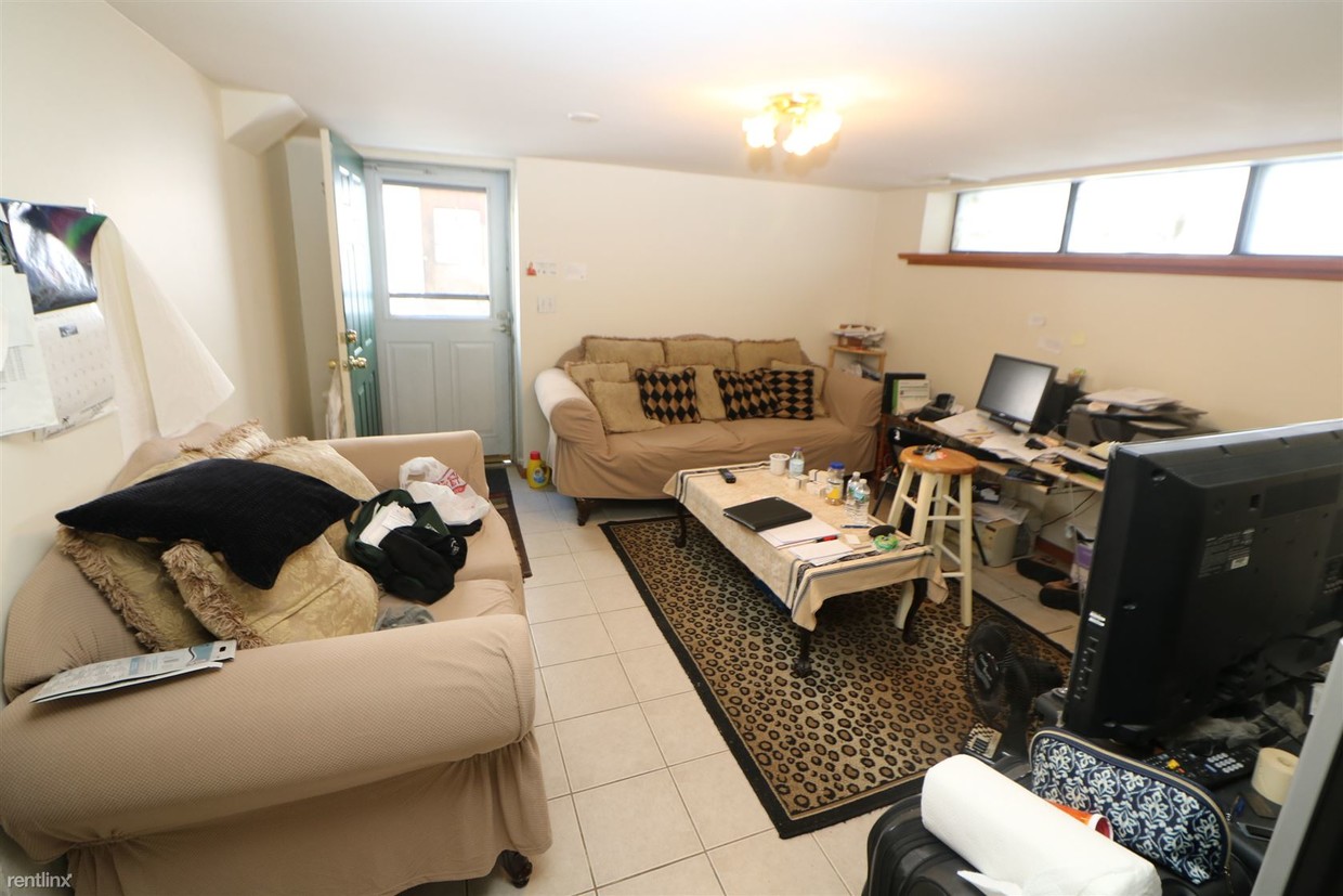Primary Photo - 90 Fernwood Ave